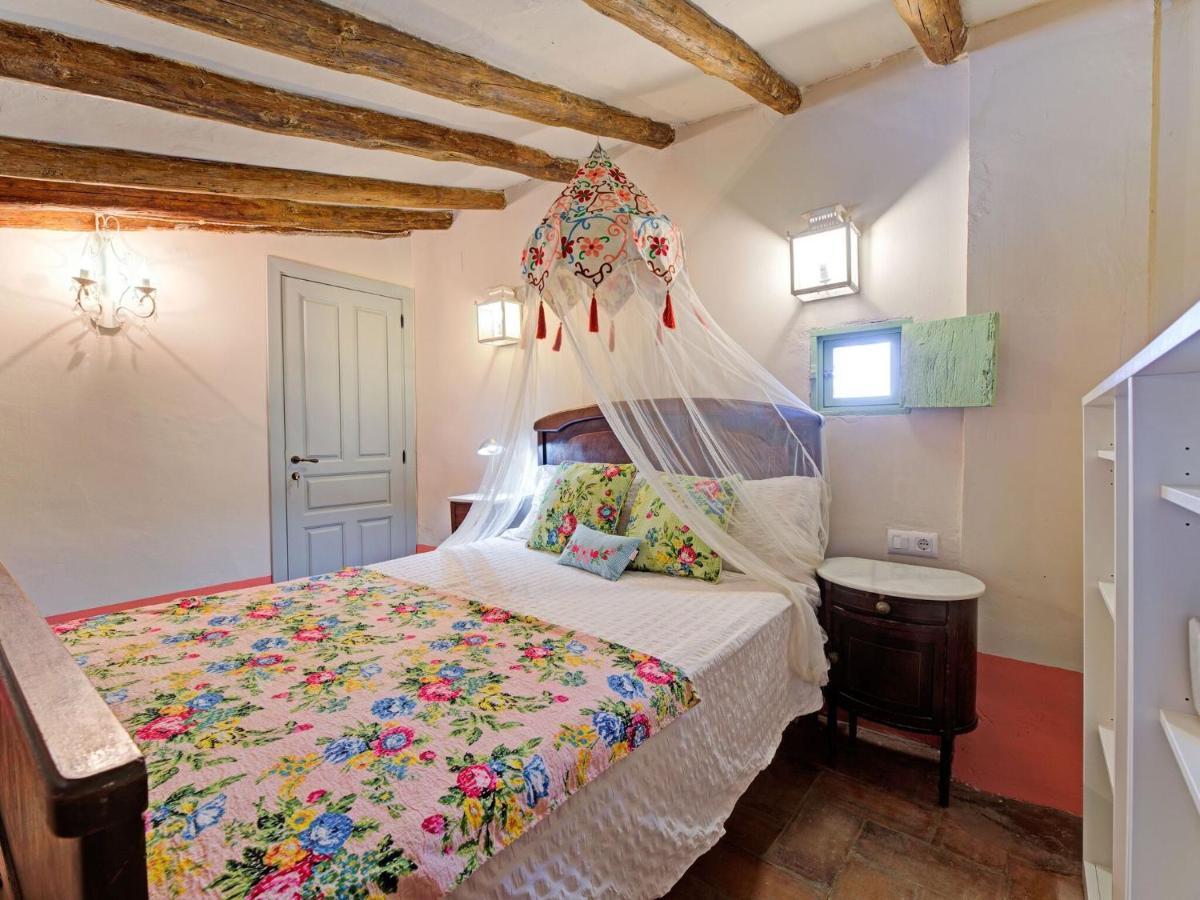 Lively Holiday Home In Fraga With Private Pool Exteriör bild